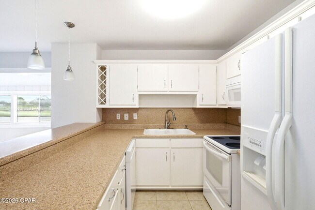 Building Photo - 4725 Bay Point Rd