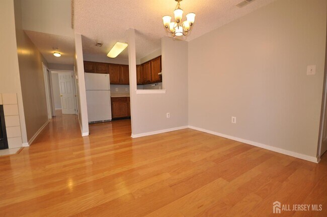 Building Photo - 8020 Tamarron Dr