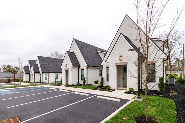 Building Photo - 1705 Double Oak Trl