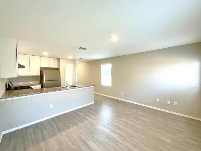 Building Photo - *MOVE IN SPECIAL* Modern Two-Story Home with Garage & Fenced Yard!