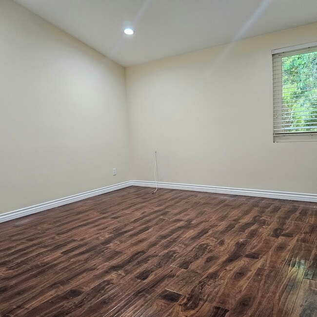 Building Photo - 20811 Tiara St