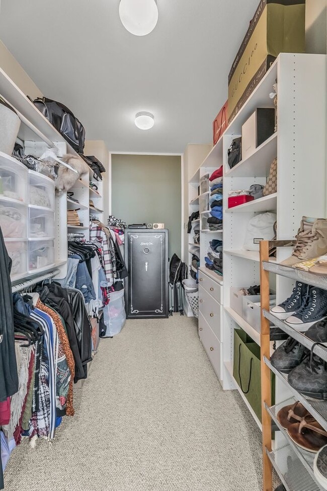 Building Photo - 4 Bedroom Home in the Beautiful Bridgeport Community!