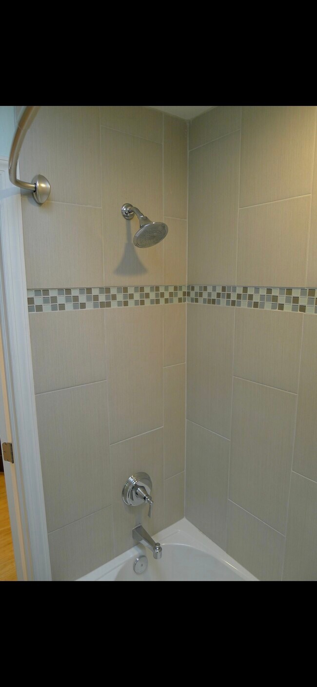 Building Photo - 278 Valley View Road