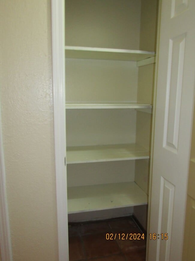 Building Photo - Home located in the Cache area!