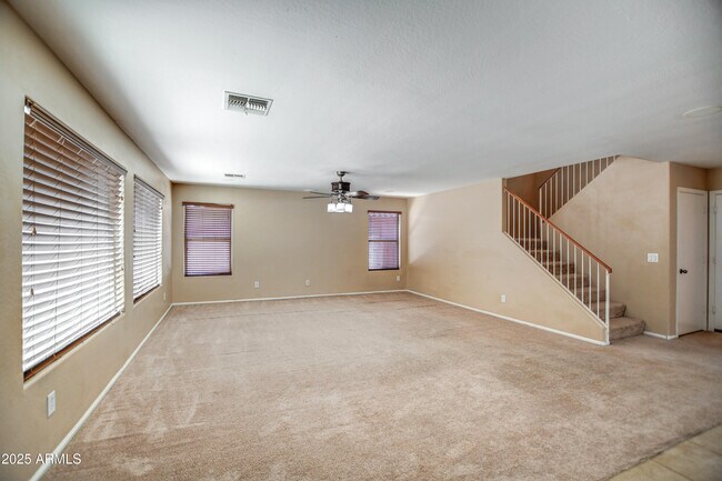 Building Photo - 40437 W Robbins Dr