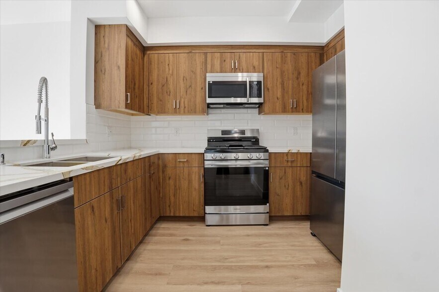 Building Photo - 1820 Prosser Ave