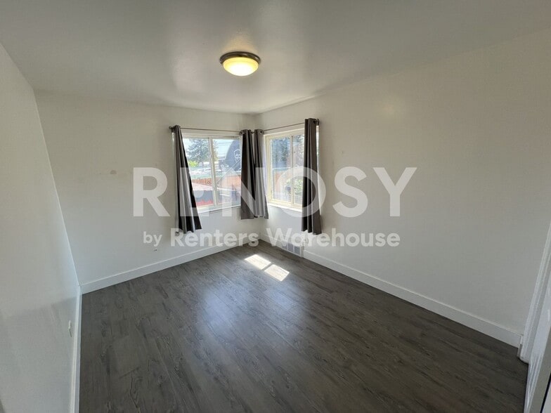 Building Photo - 342 S Alcott St