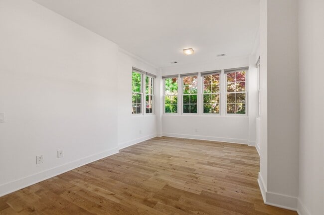 Building Photo - 2926 Porter St NW