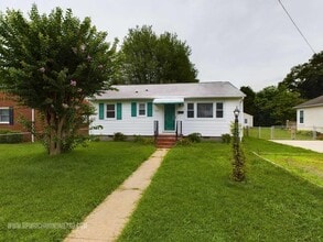 Building Photo - 3005 Putney Rd