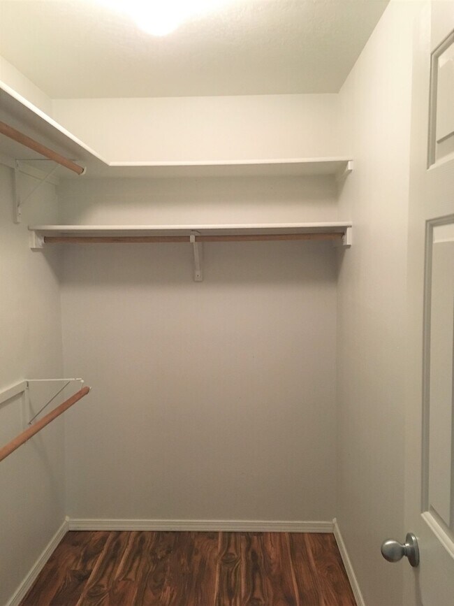 Building Photo - Adorable 3 bd 2 ba home in Vallievue Heigh...