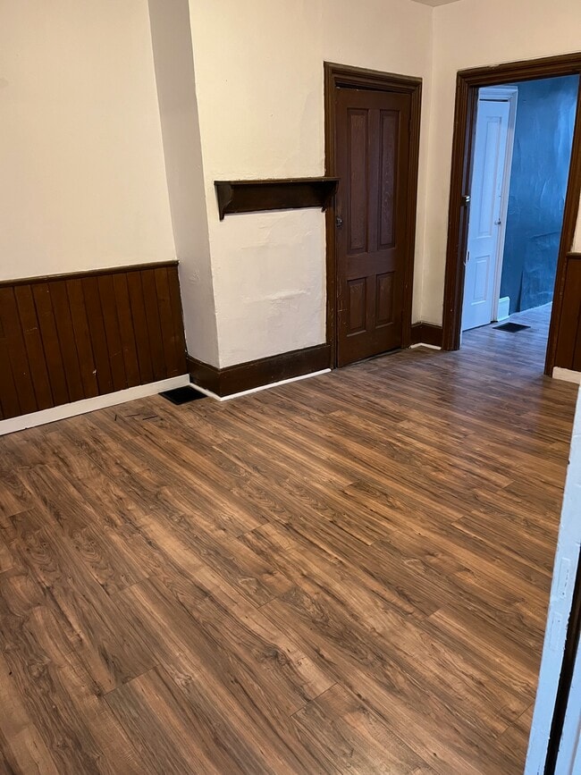 Building Photo - 1917 Tours St