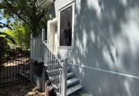 Building Photo - 1 Bedroom Renovated Garage Apartment