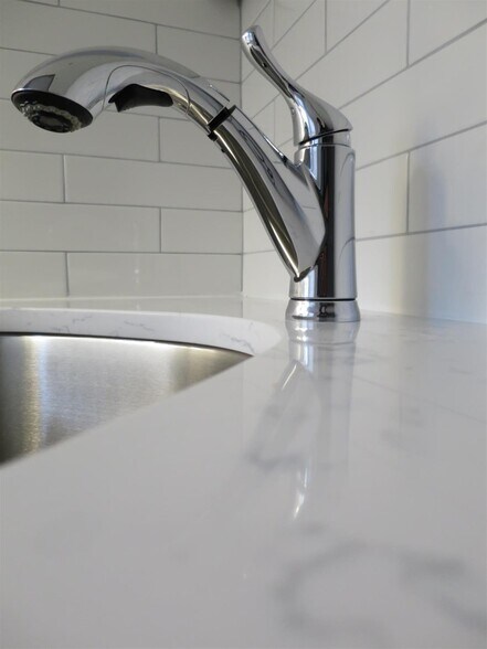 Building Photo - 32 College Ave