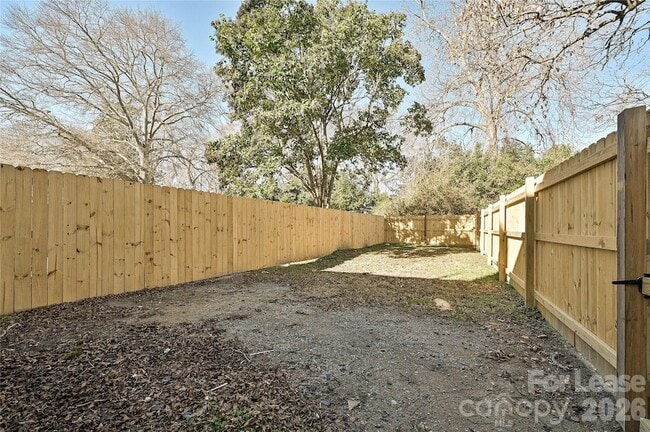 Building Photo - 134 Saluda St