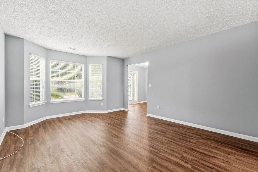 Building Photo - 11925 Spring Lake Way