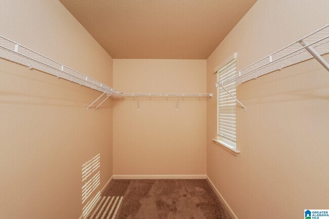 Building Photo - 124 Clover Ln