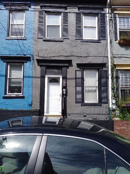 Primary Photo - 18 1/2 S 13th St
