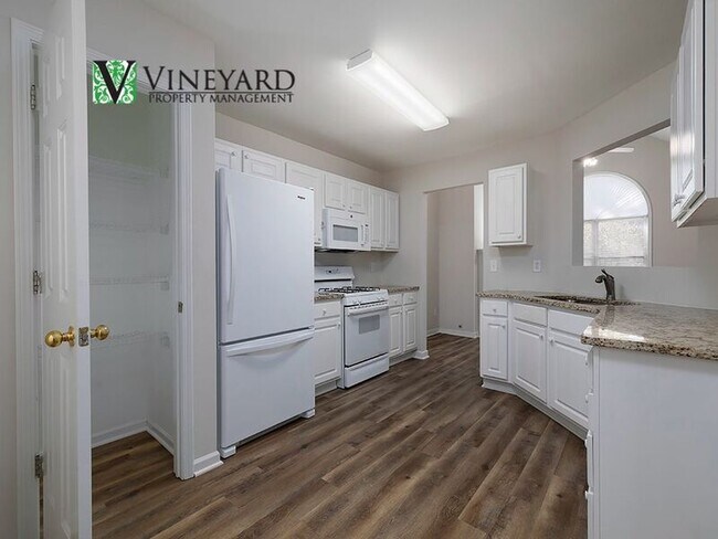 Building Photo - 3684 Autumn View Dr