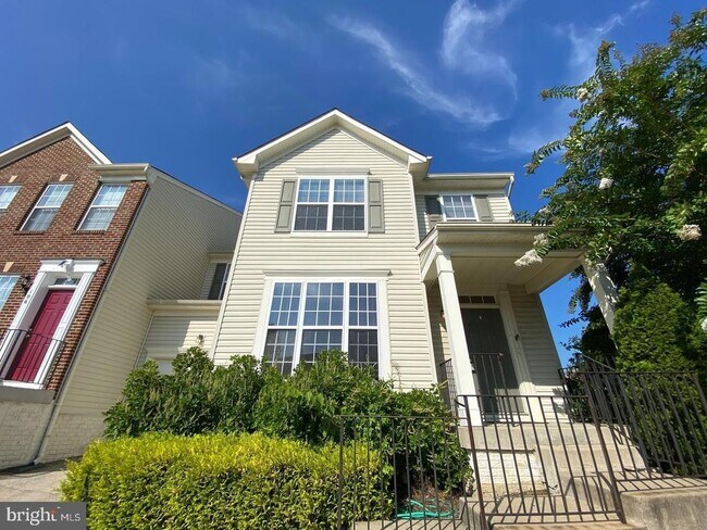 Building Photo - 108 Davidson St