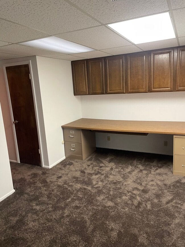 Building Photo - Spacious 5-Bedroom Home Near Little Cotton...