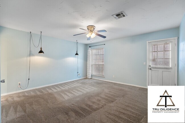 Building Photo - 1324 Concord Ln