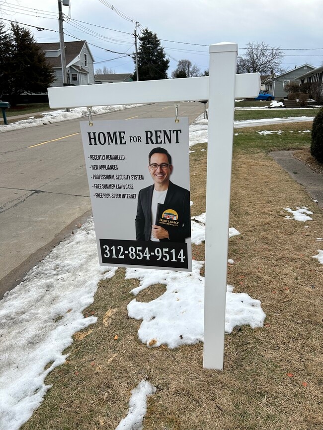 Building Photo - 1810 Logan St