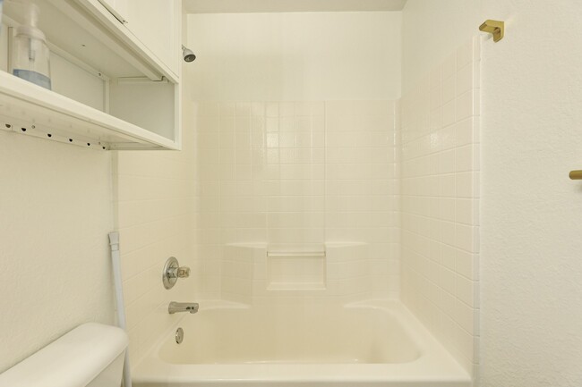 Building Photo - 312 SW 40th St