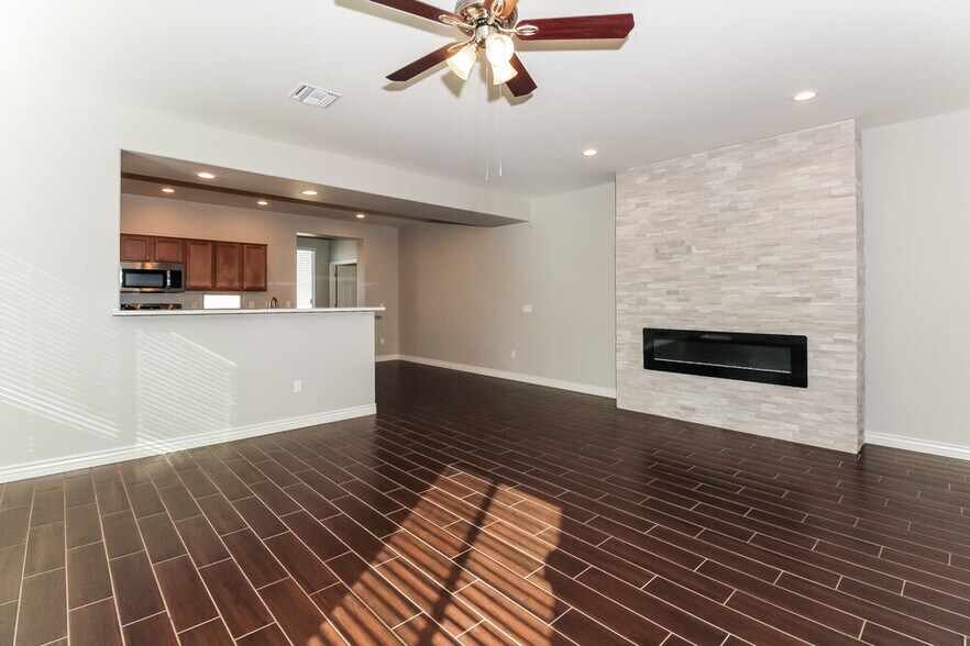 Building Photo - 6386 W Willow Falls Way