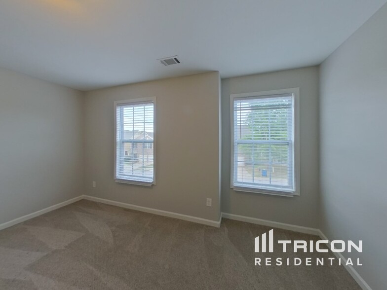 Building Photo - 225 Swem Ct