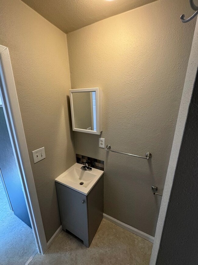 Building Photo - Studio Apartment in Whiteaker
