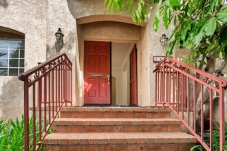 Building Photo - Great detached Home in Pacific Beach! Avai...