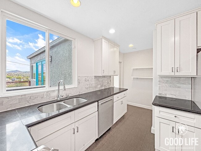 Building Photo - Unique 3BD/2BA Home in El Cerrito with Panoramic Views, Trex Deck & Large Yard