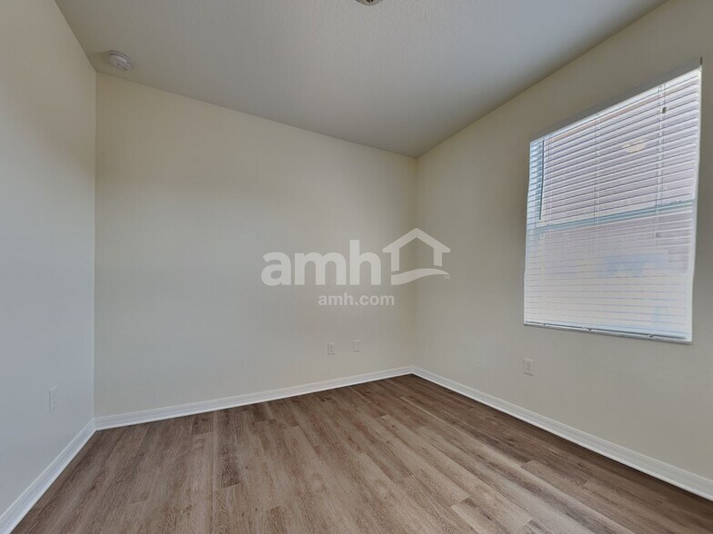 Building Photo - 6019 Blue Sage Dr