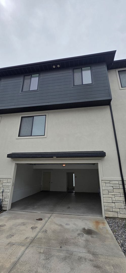 Building Photo - Rockwell Townhome in American Fork - For Rent - 3 Bedroom 2.5 Bath - Pool & Clubhouse