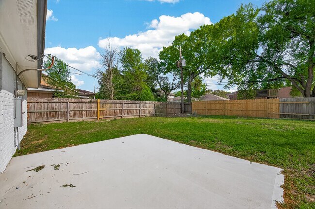 Building Photo - 5523 Kuldell Dr