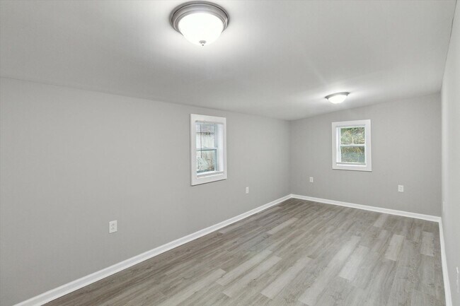 Building Photo - Huge Downtown 3BR (potential 4th)/2BA House For Rent