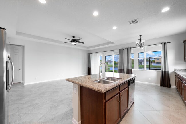 Building Photo - 11263 SW Barton Way