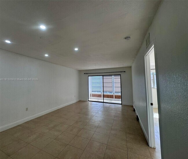 Building Photo - 7320 NW 85th Ct