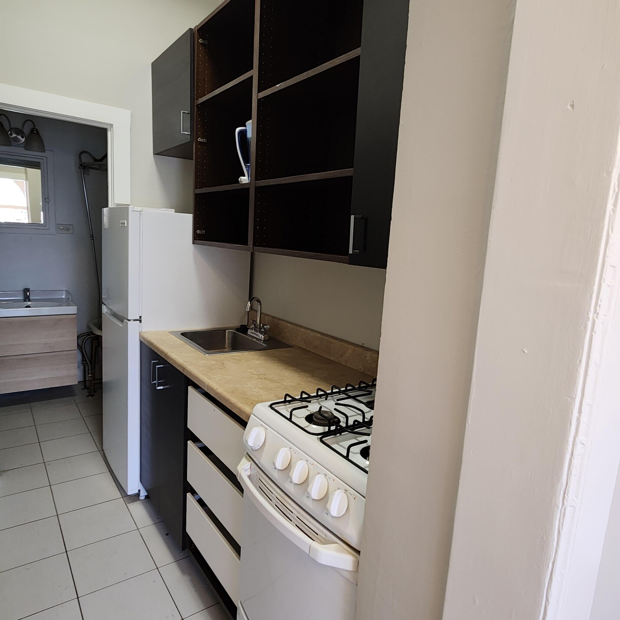 Kitchen - 1639 N Ogden St