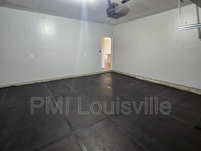 Building Photo - 5806 Kellie Wds Dr