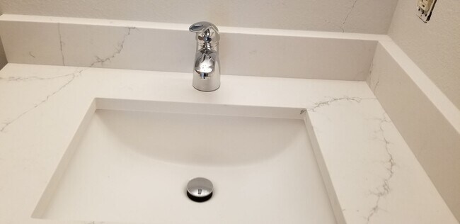 Building Photo - Newly remodeled 2 bedroom, 2 bathroom home...