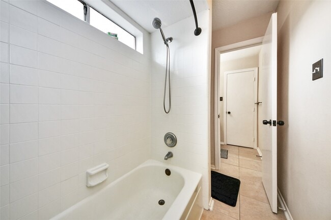 Building Photo - 12307 Lusterleaf Dr