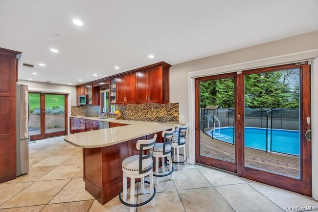 Building Photo - 4 2nd St