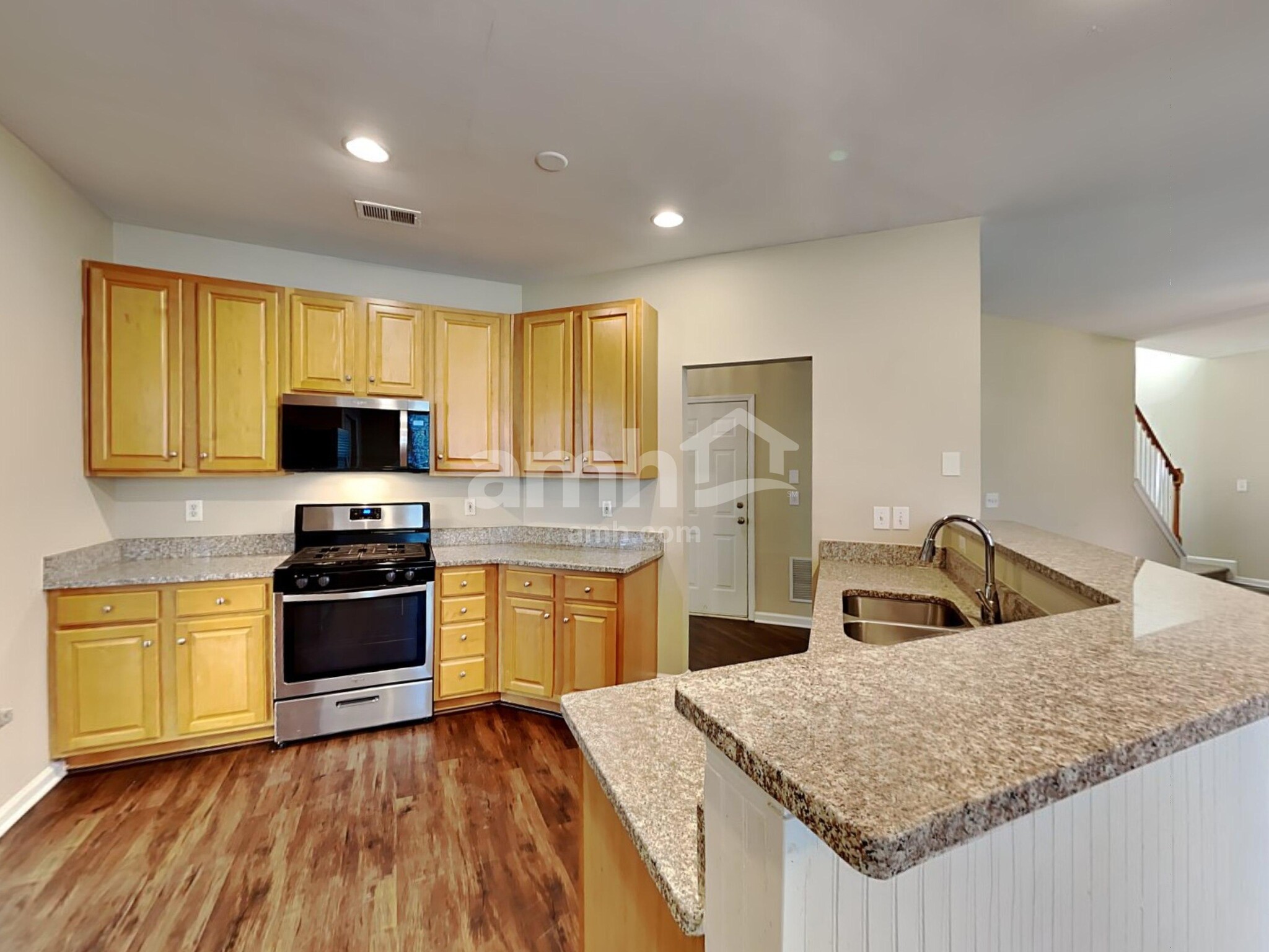 Building Photo - 2923 Villa Lake Dr