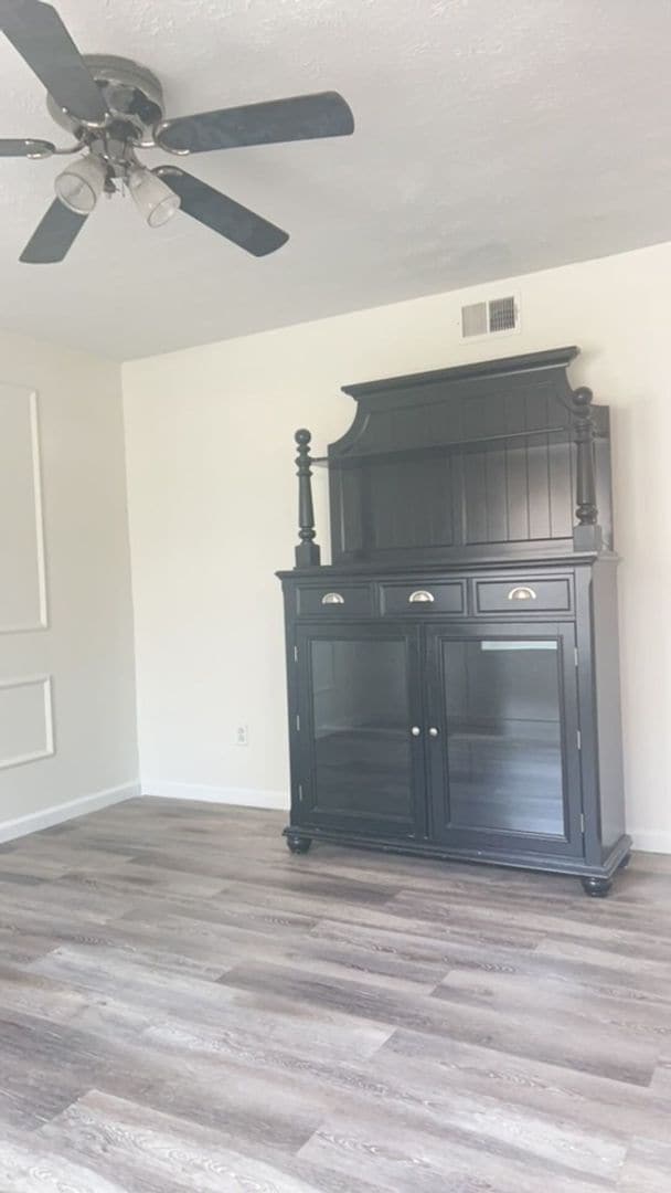 Building Photo - Coming Soon! Three Bedroom Townhome!!