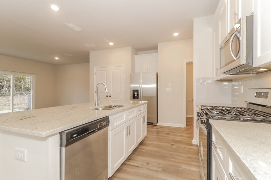 Building Photo - 1565 Villageside Ct