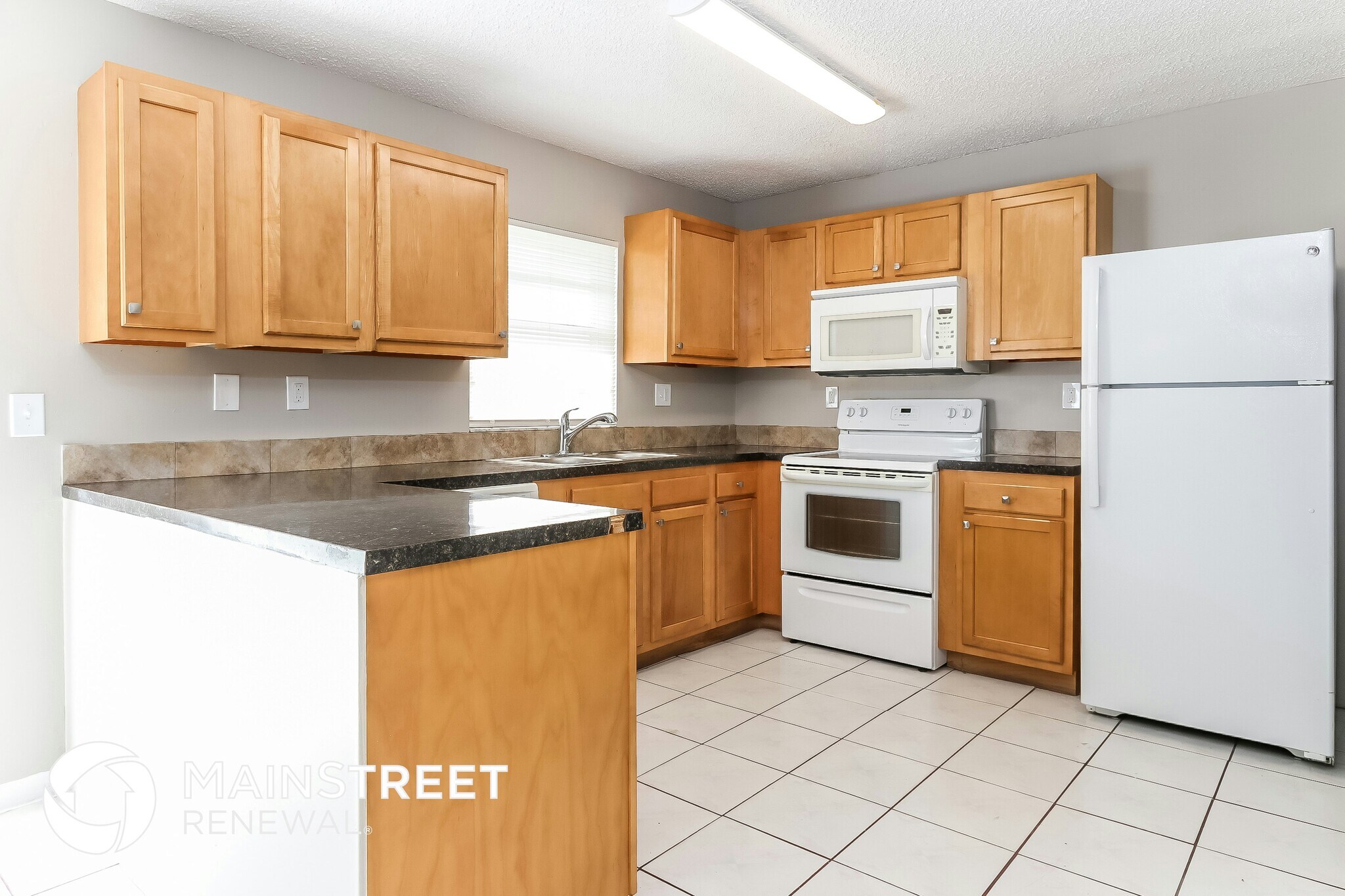 Building Photo - 2152 NE 1st Ct