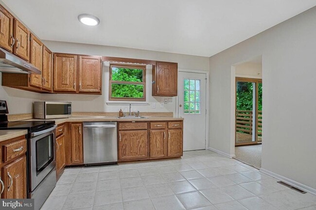 Building Photo - 607 Ridge Dr