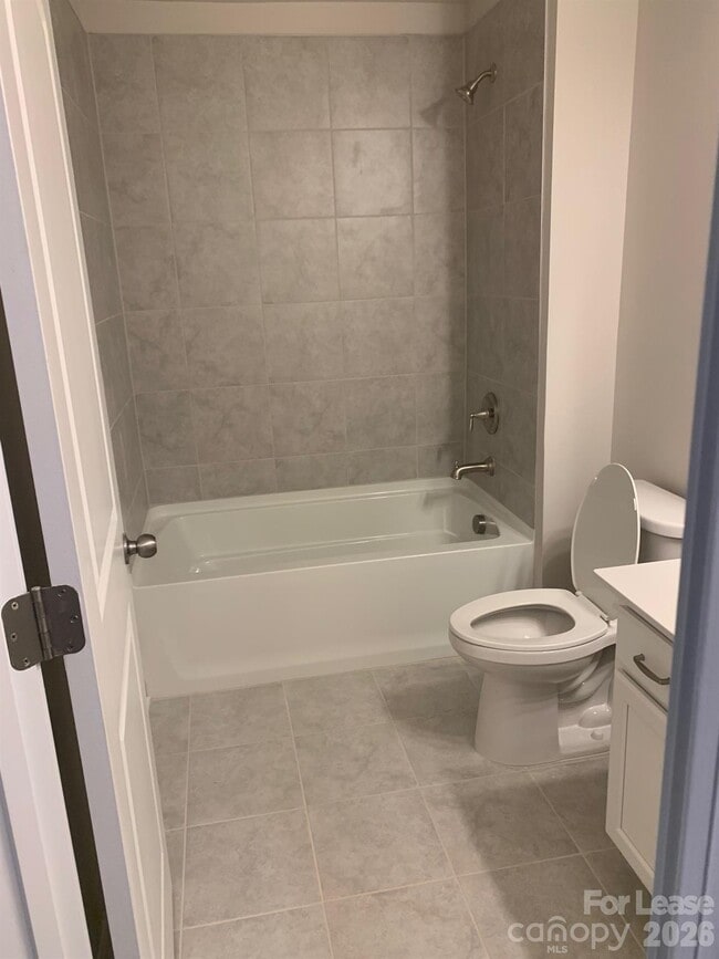 Building Photo - 446 Sagecroft Ln