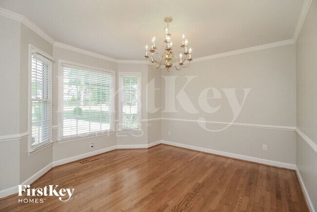 Building Photo - 125 Rustinburg Ct